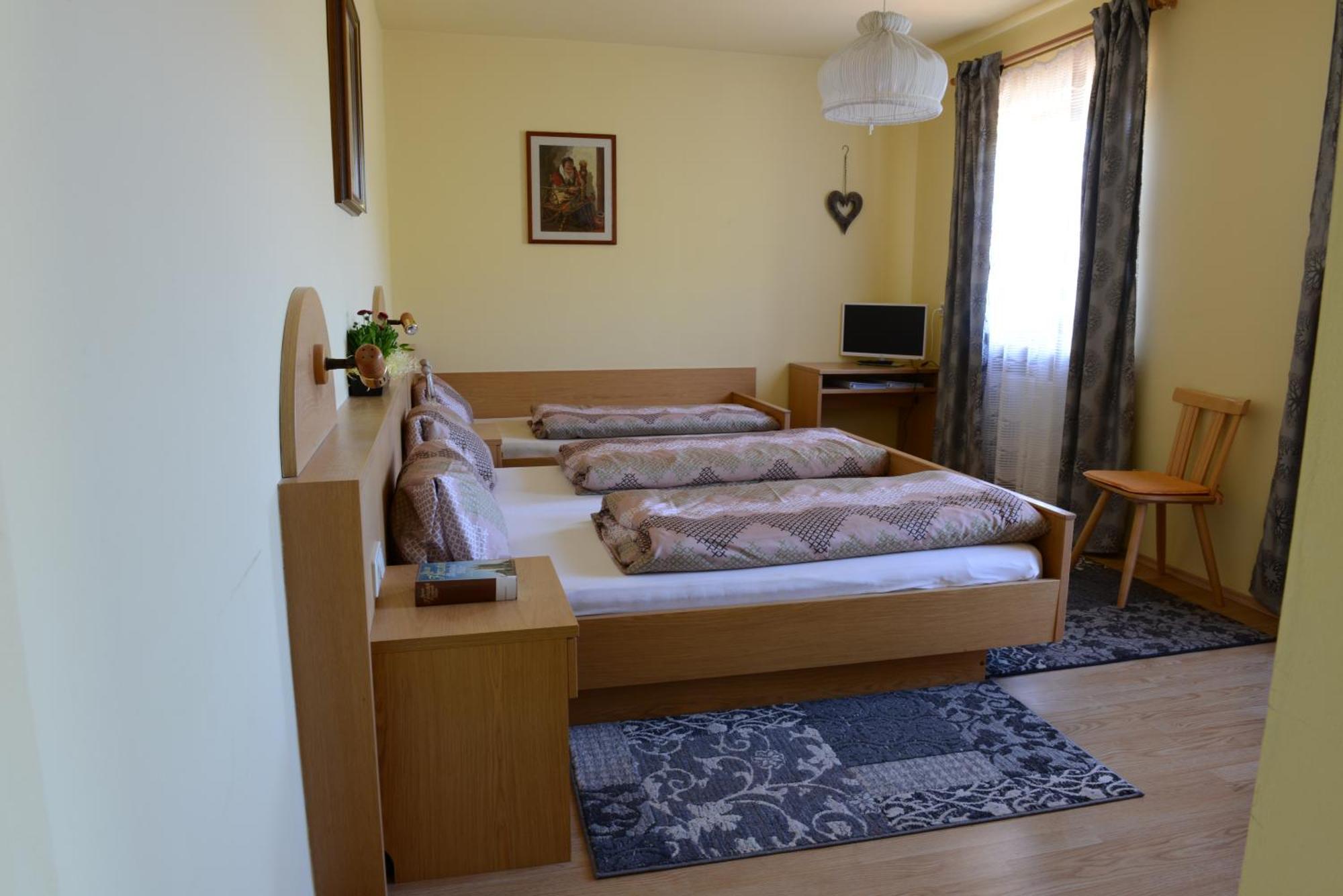 Brunnerhof Villa Velturno Rum bild